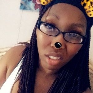 Meet your Posher, Yves